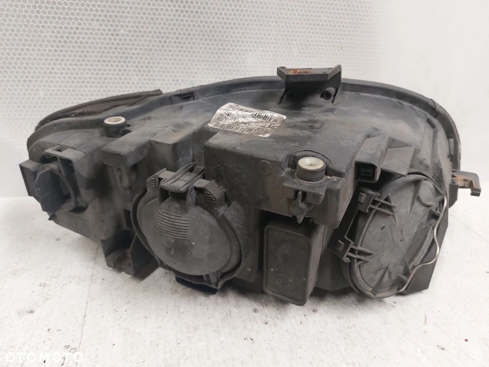 .  LAMPA PRZOD PRZEDNIA LEWA AUDI A4 B7 - 4