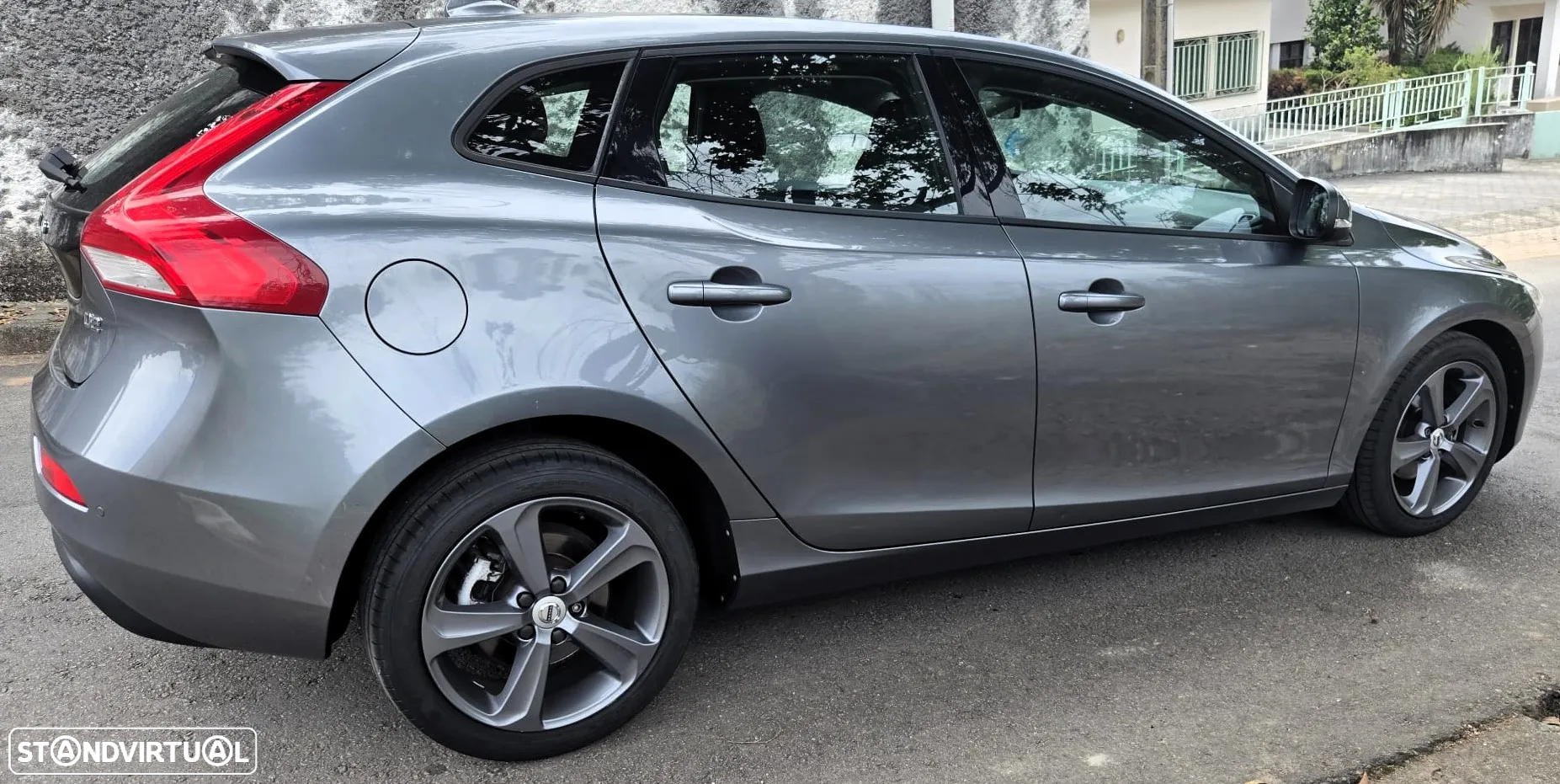 Volvo V40 2.0 D2 R-Design - 7