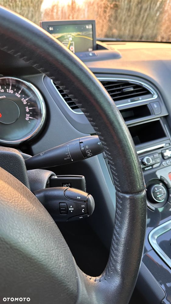 Peugeot 5008 BlueHDI 120 EAT6 Stop & Start Allure - 32