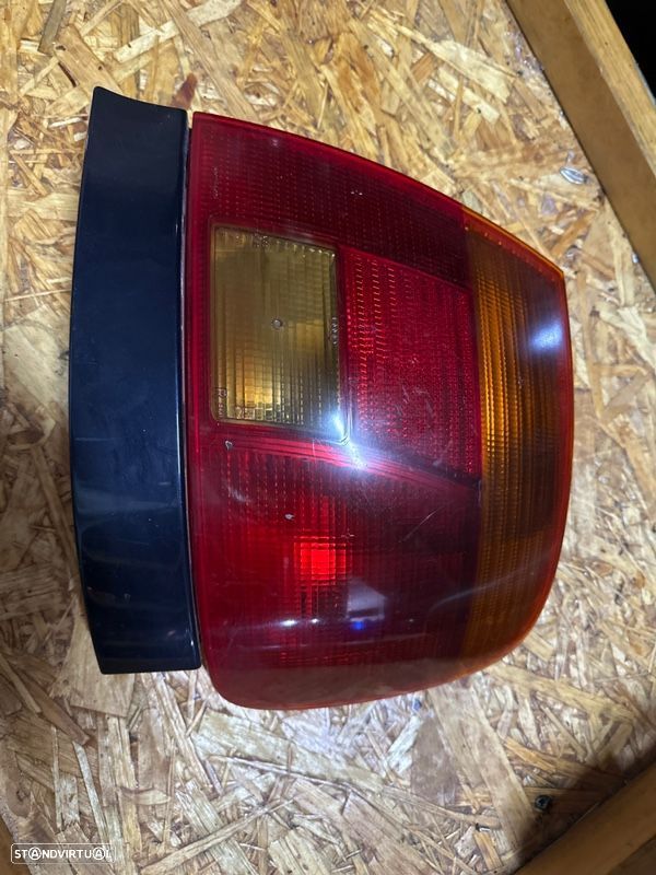 Farolim traseiro direito Audi A4 1998 - 1