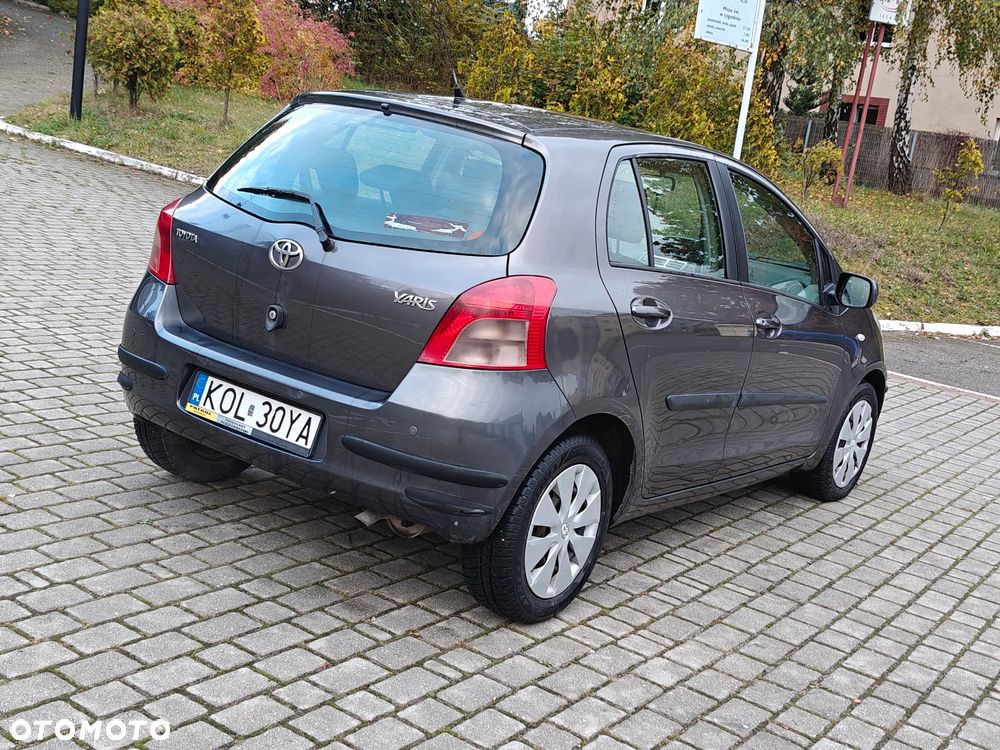 Toyota Yaris 1.3 Luna A/C - 14