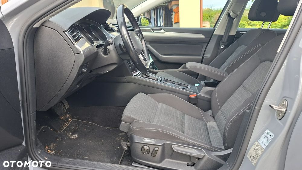 Volkswagen Passat - 22