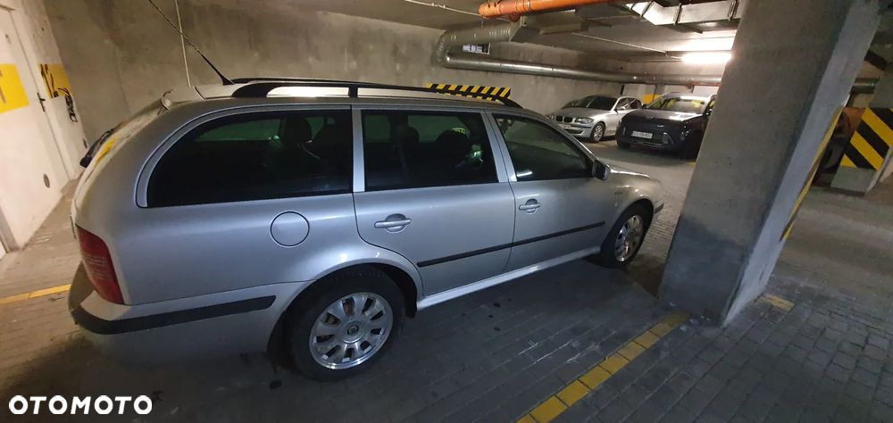 Skoda Octavia 1.6 Rider - 10