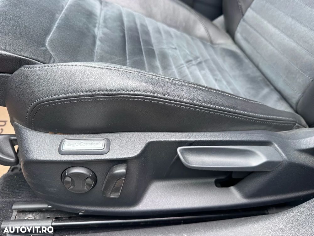 Volkswagen Passat 1.6 TDI SCR DSG Conceptline - 17