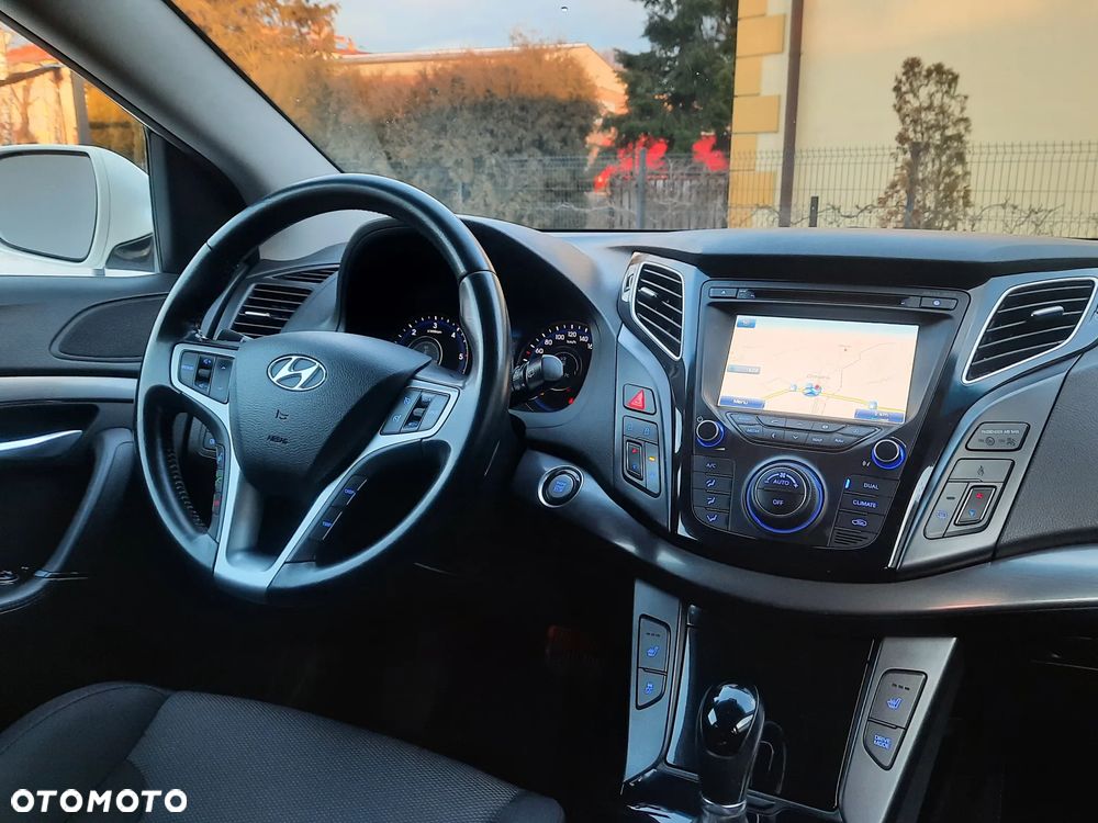 Hyundai i40 i40cw 1.7 CRDi Automatik Fifa World Cup Edition - 33