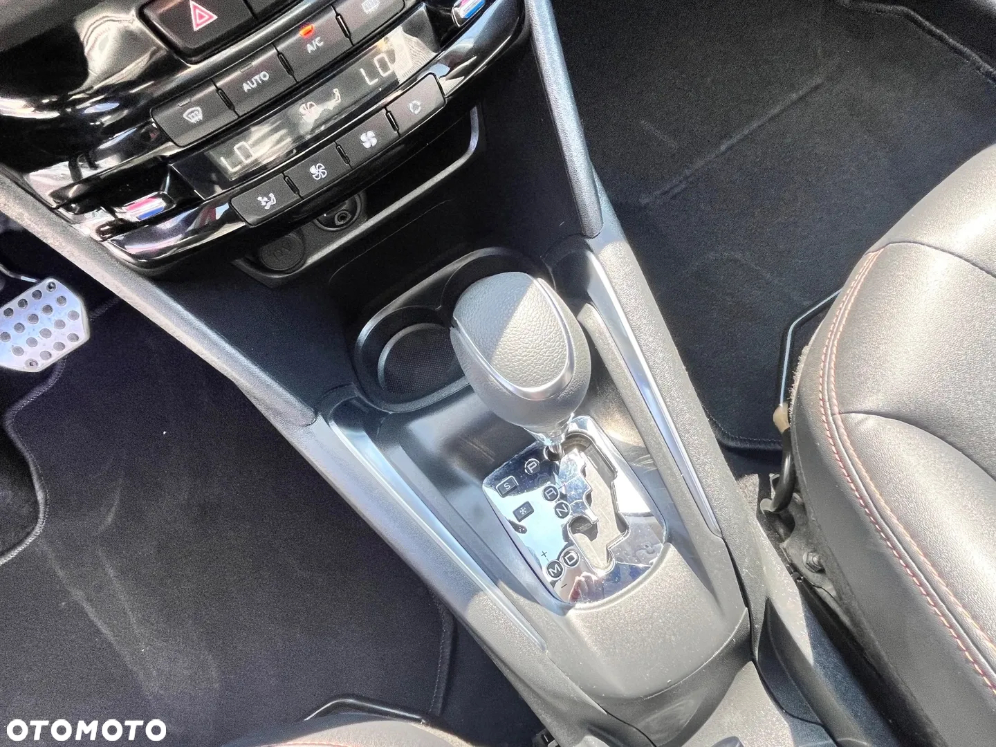 Peugeot 208 1.2 PureTech GPF Allure S&S EAT6 - 21