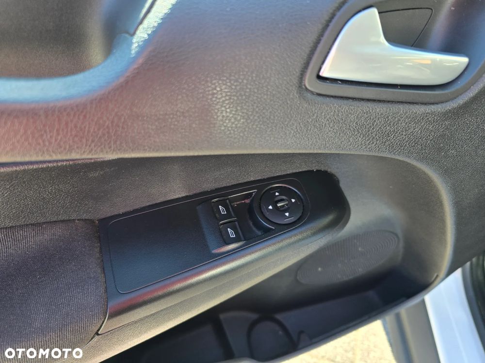 Ford Transit Courier - 9