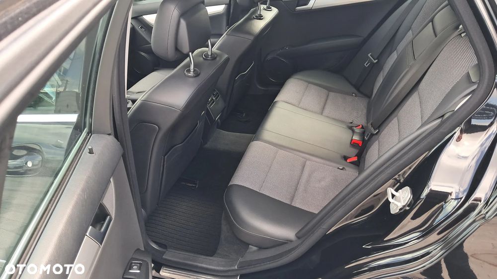 Mercedes-Benz Klasa C 220 CDI DPF Automatik BlueEFFICIENCY Avantgarde - 11
