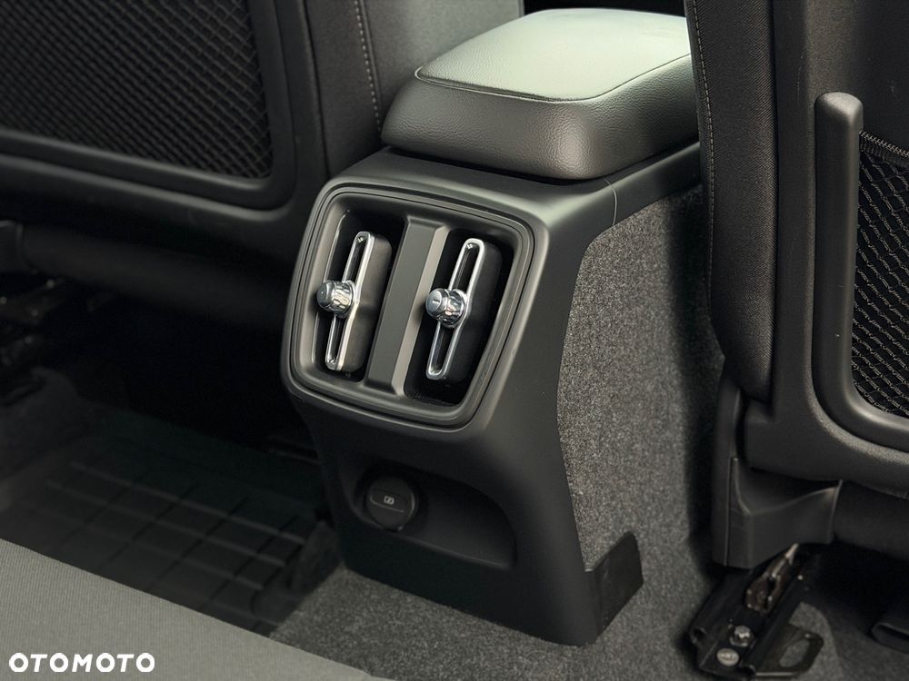 Volvo XC 40 T2 Plus Dark - 25
