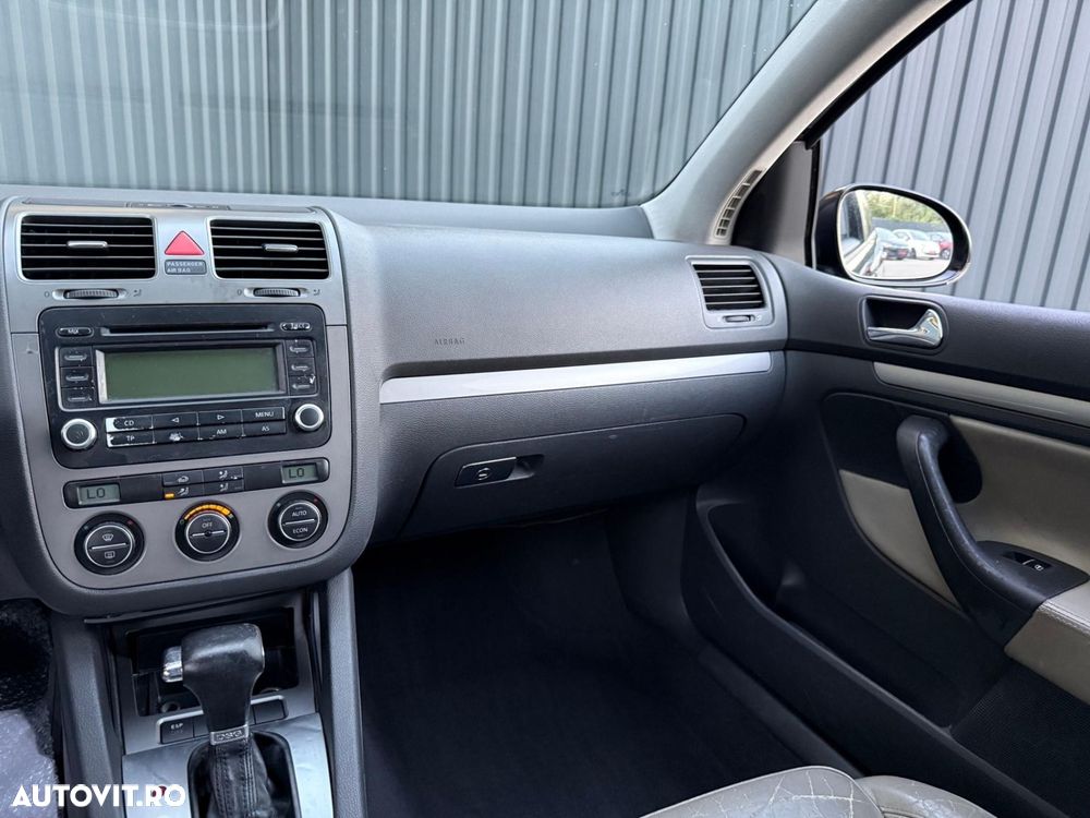 Volkswagen Golf - 8
