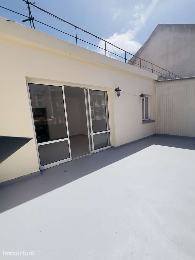 T2 para arrendar, remodelado com Terraço - Rua Leite de Vasconcelos - Grande imagem: 5/22