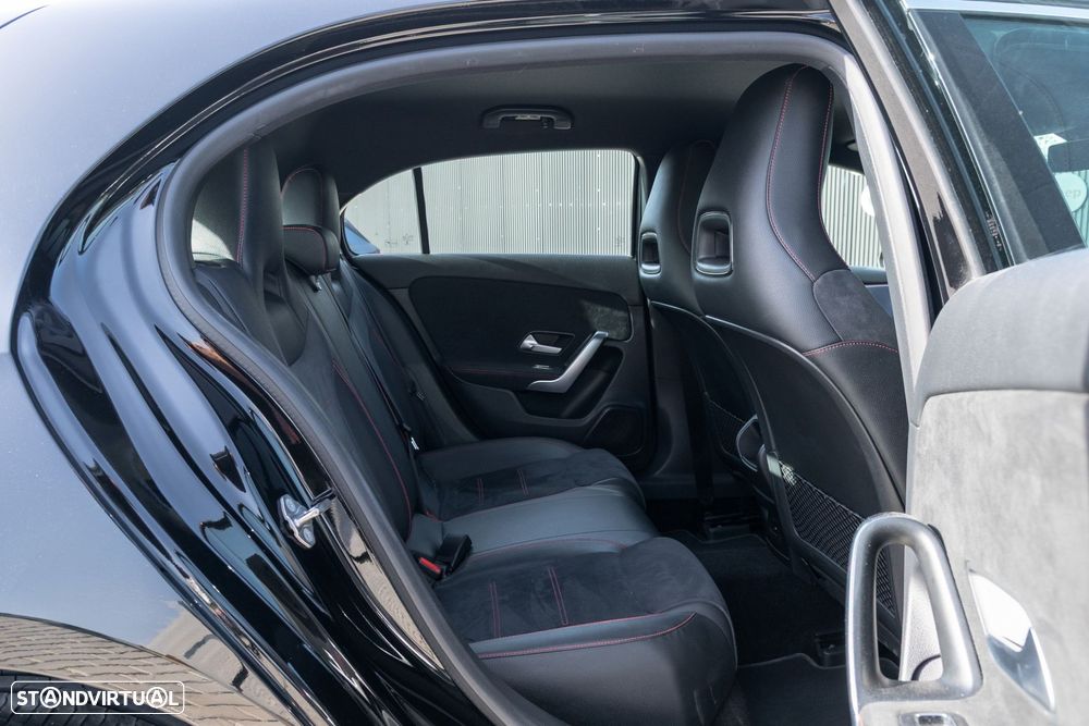 Mercedes-Benz A 250 e AMG Line - 11