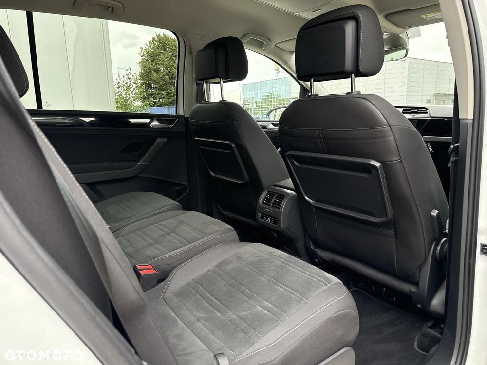 Volkswagen Touran - 25
