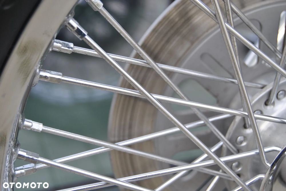 Suzuki Intruder - 32