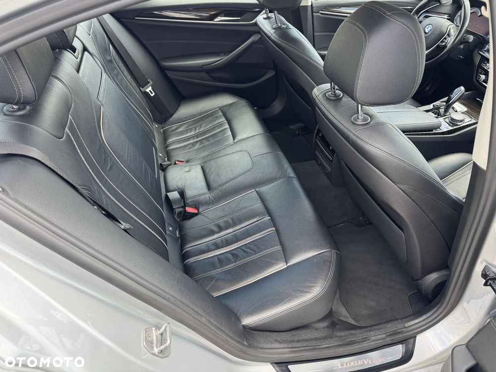 BMW Seria 5 520d Luxury Line - 10