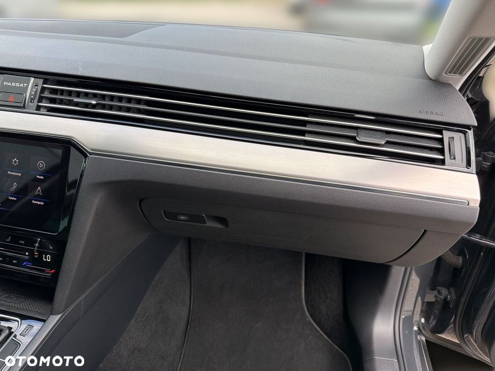 Volkswagen Passat - 29