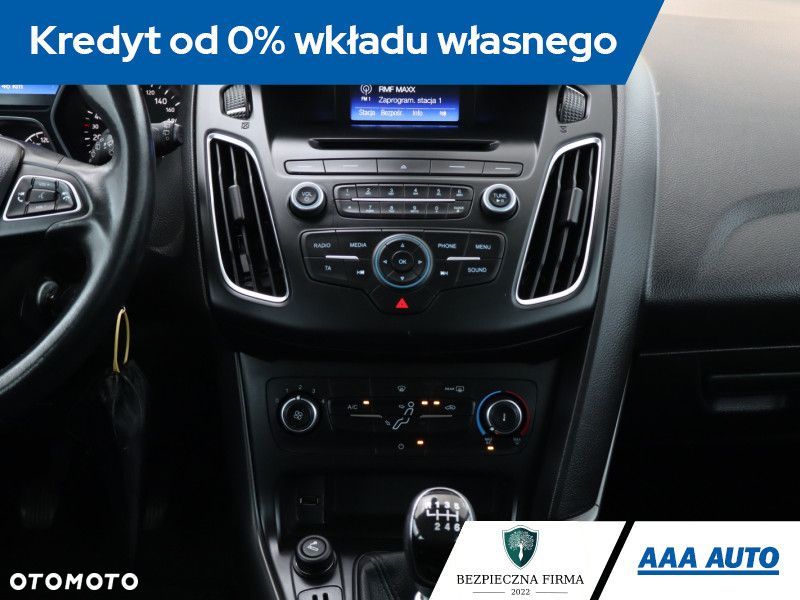 Ford Focus SW - 14