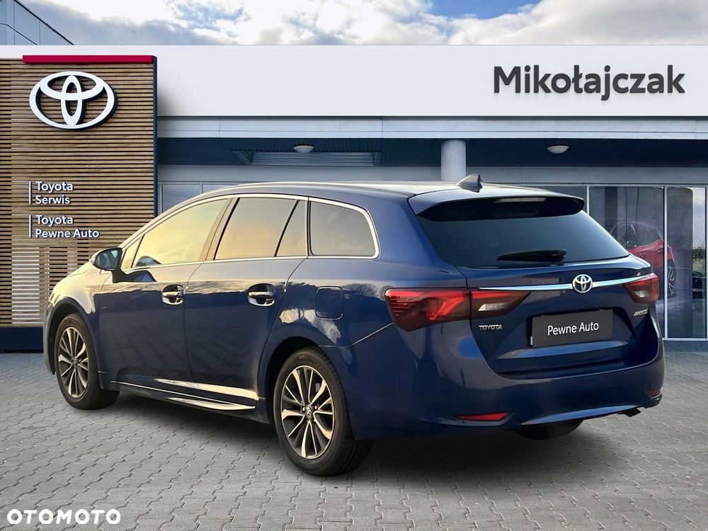 Toyota Avensis 2.0 D-4D Premium - 3