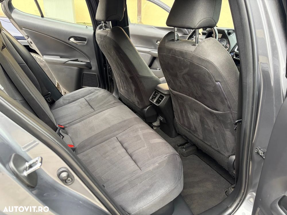 Lexus UX 250h Business Edition - 17