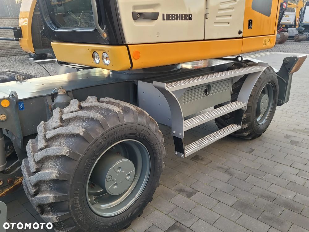 Liebherr A914 compact / ROTOTILT ze szczypcami / SUPER STAN / - 14