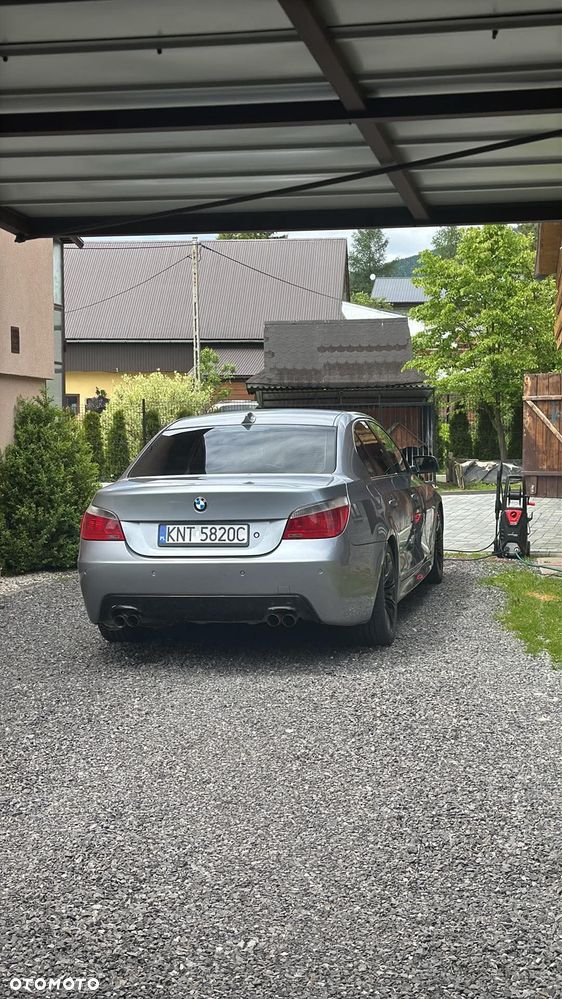 BMW Seria 5 550i - 2