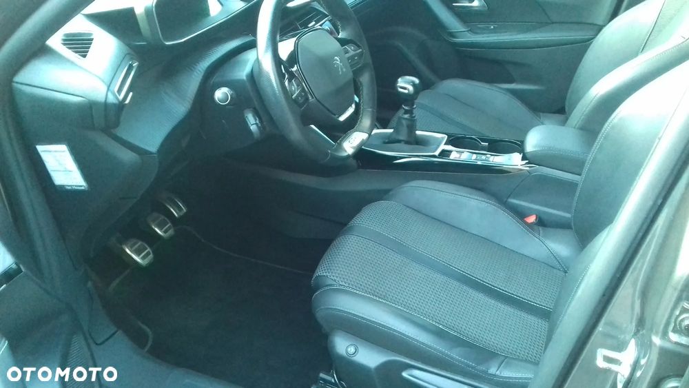 Peugeot 2008 1.5 BlueHDi GT S&S - 12