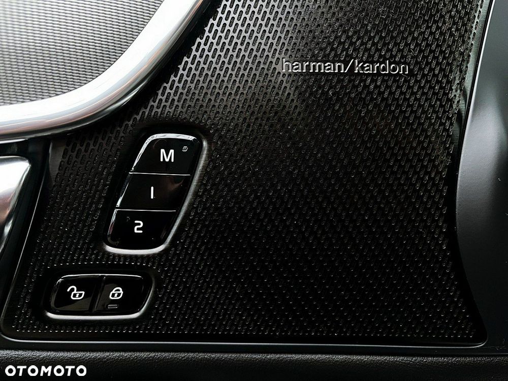 Volvo V90 Cross Country - 22