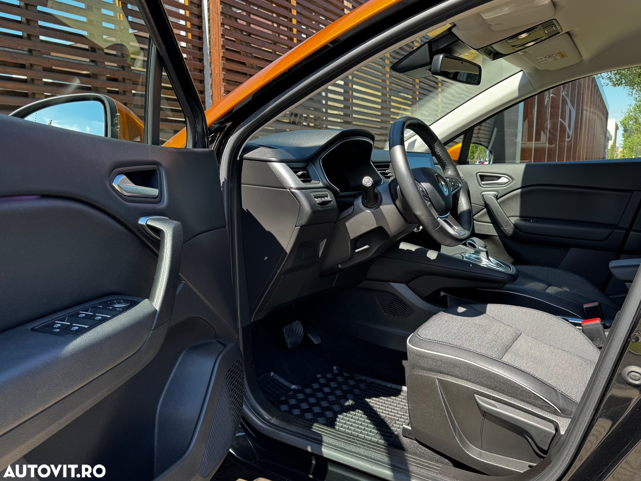 Renault Captur - 16