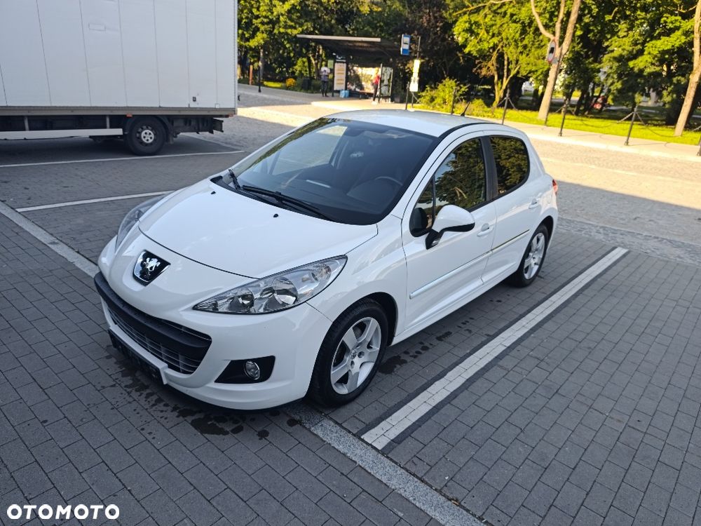 Peugeot 207 - 8