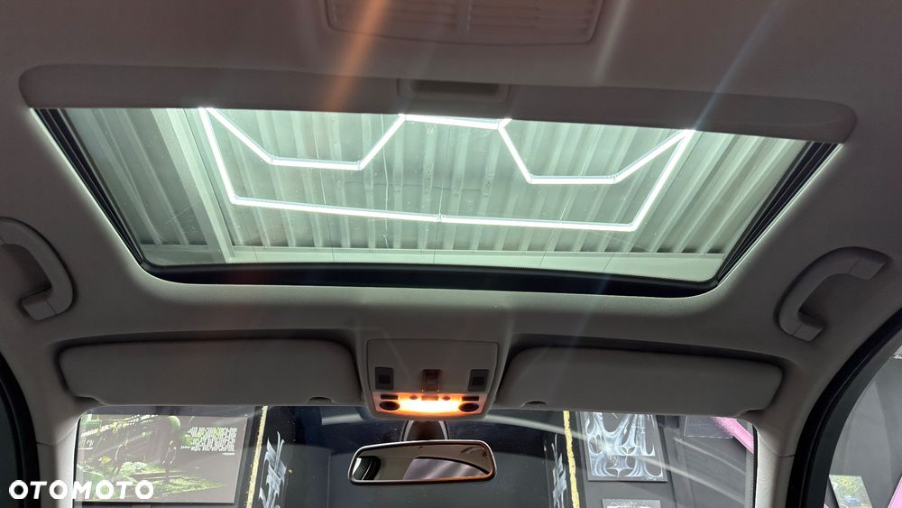 BMW Seria 5 525i - 29