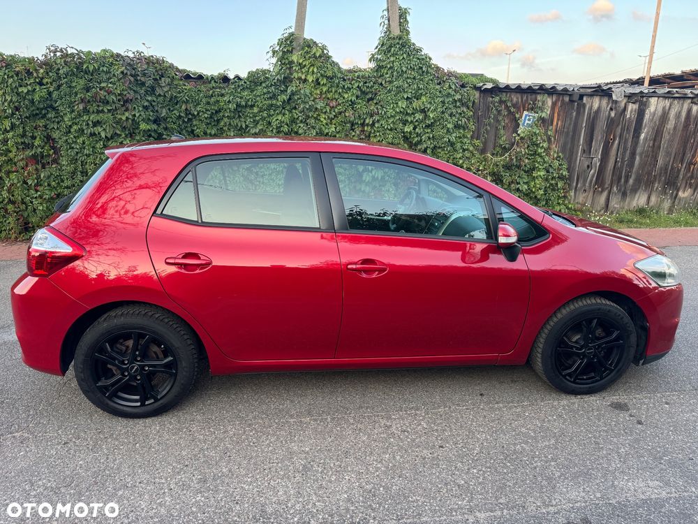 Toyota Auris 1.6 Valvematic Executive - 8