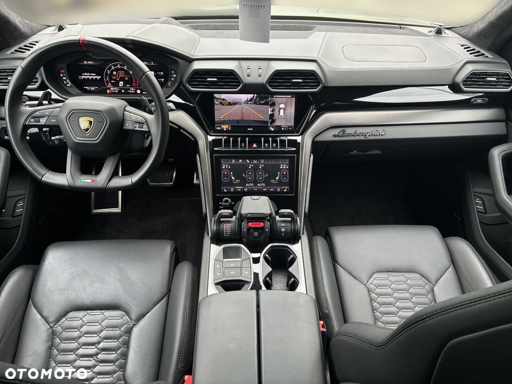 Lamborghini Urus - 11
