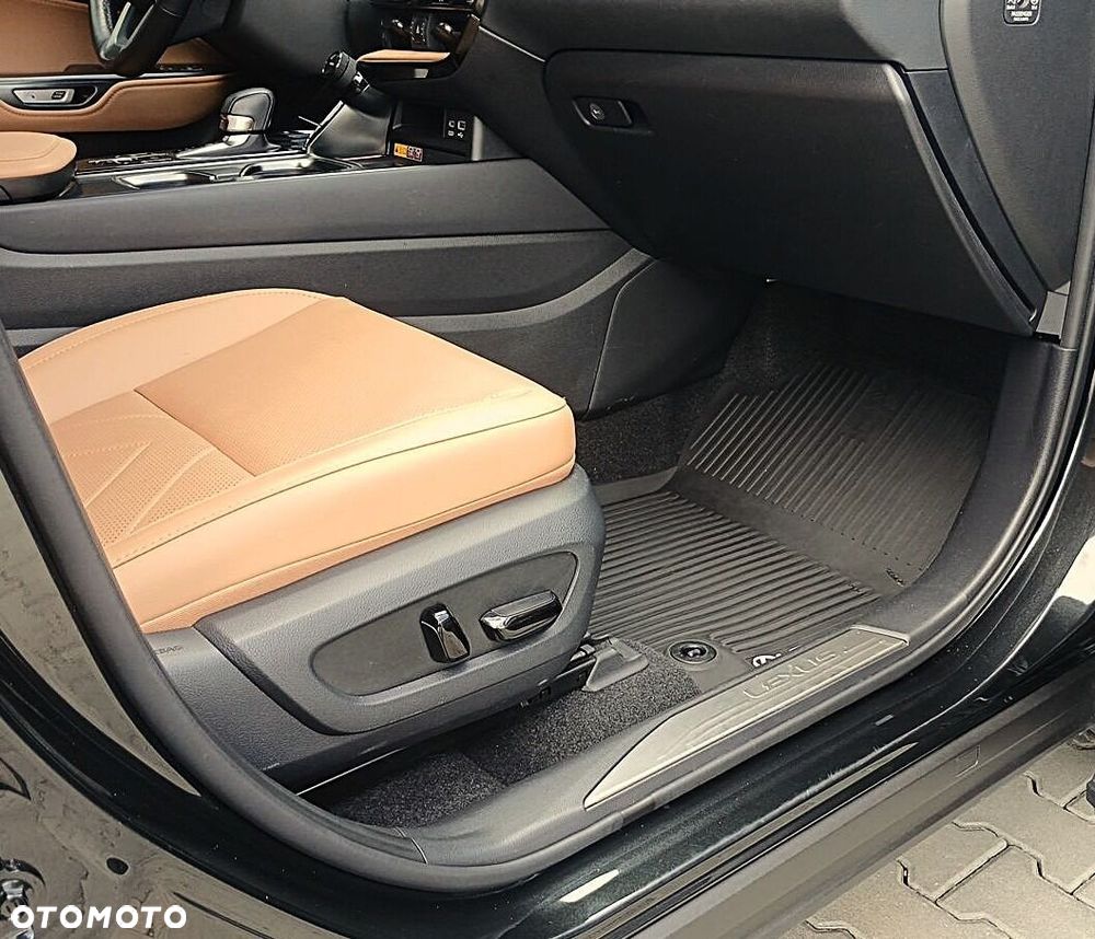 Lexus NX 350h Omotenashi AWD - 31