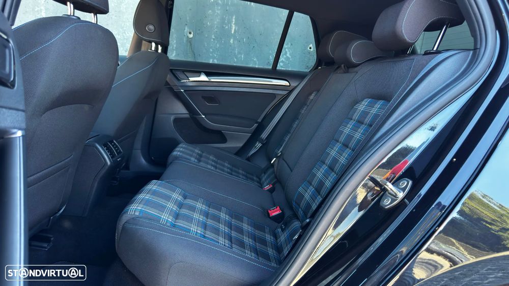 VW Golf 1.4 GTE Plug-In-Hybrid DSG - 8