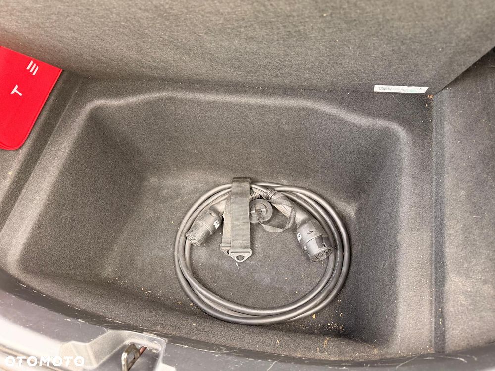 Tesla Model 3 - 13