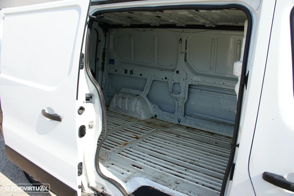 Renault Trafic Maxi Longa 1.6DCI 125cv - 8