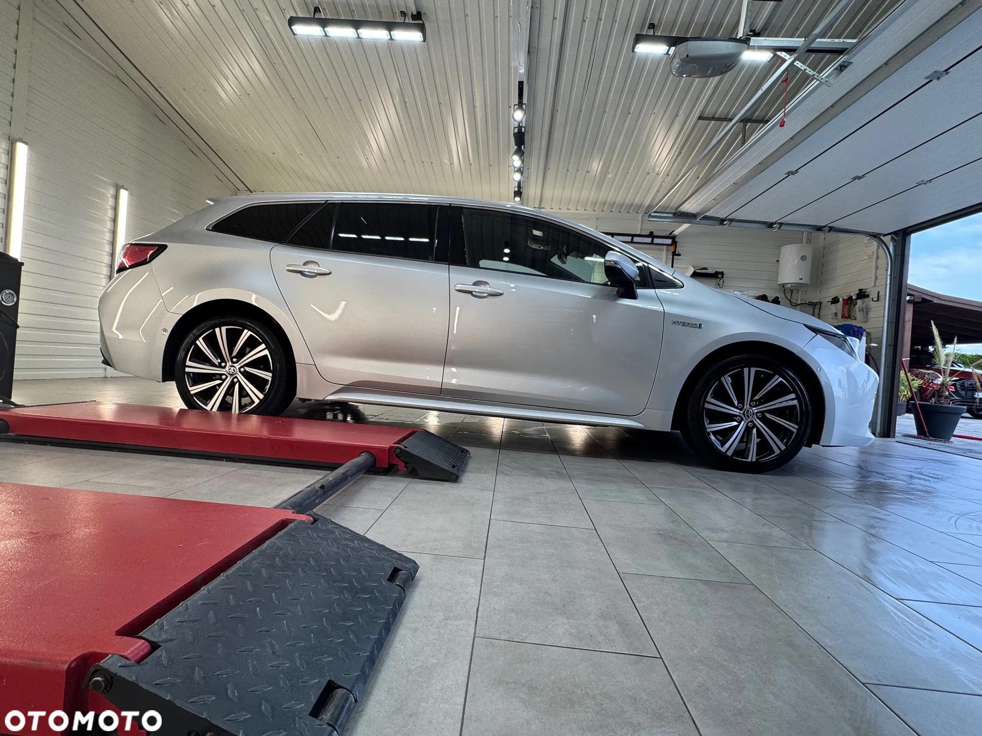 Toyota Corolla 2.0 Hybrid Comfort - 6