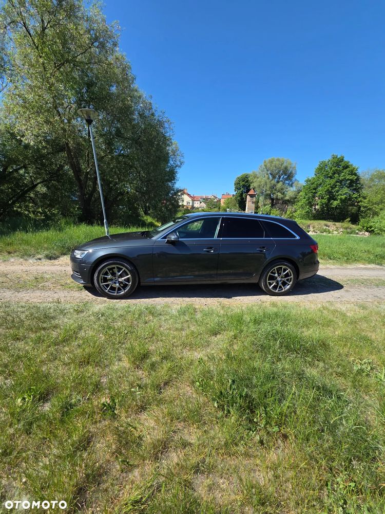 Audi A4 Avant 2.0 TDI S tronic - 30