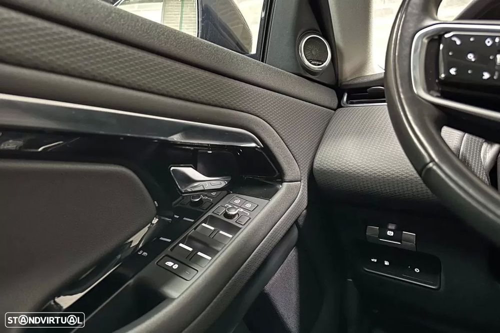 Land Rover Range Rover Evoque 1.5 P300e AWD R-Dynamic S Auto - 37