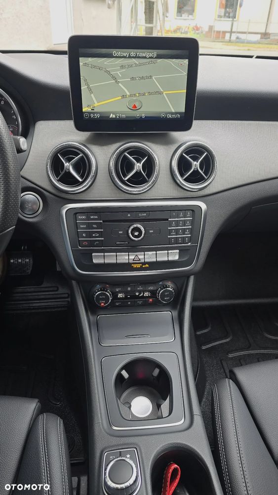 Mercedes-Benz CLA 250 4-Matic AMG Line - 9