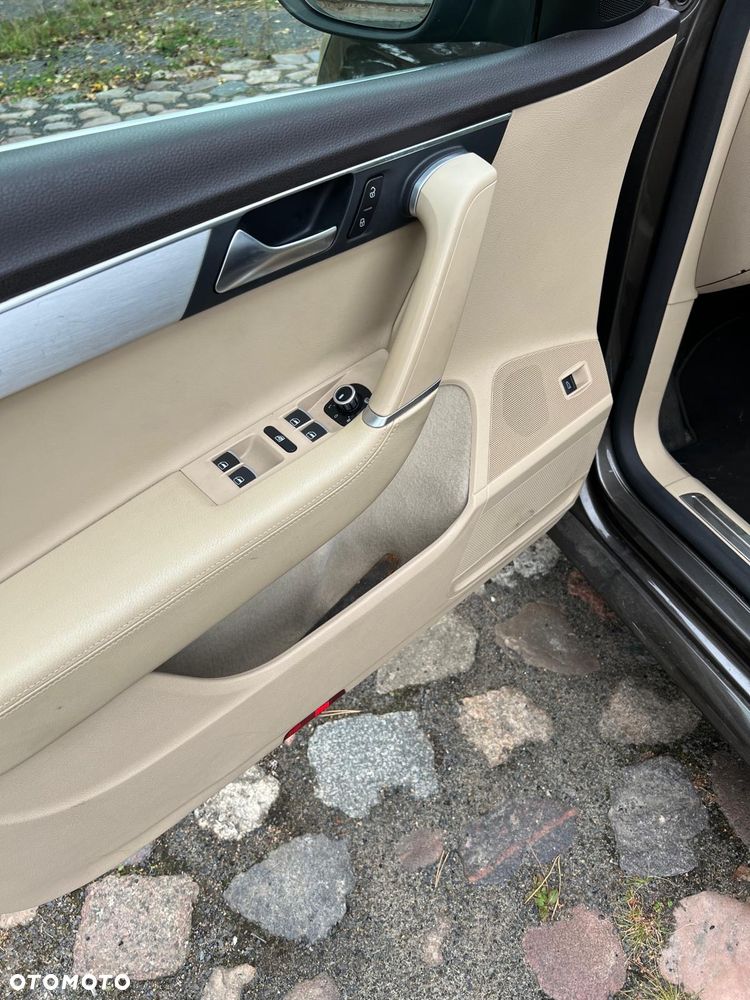 Volkswagen Passat 2012 photo 5