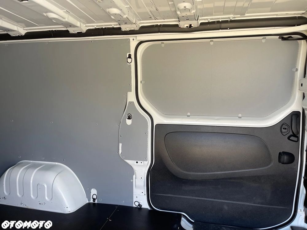 Renault Trafic - 17