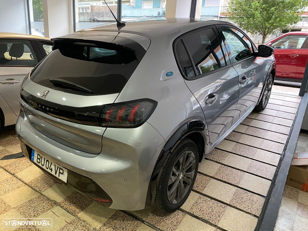 Peugeot 208 - 5