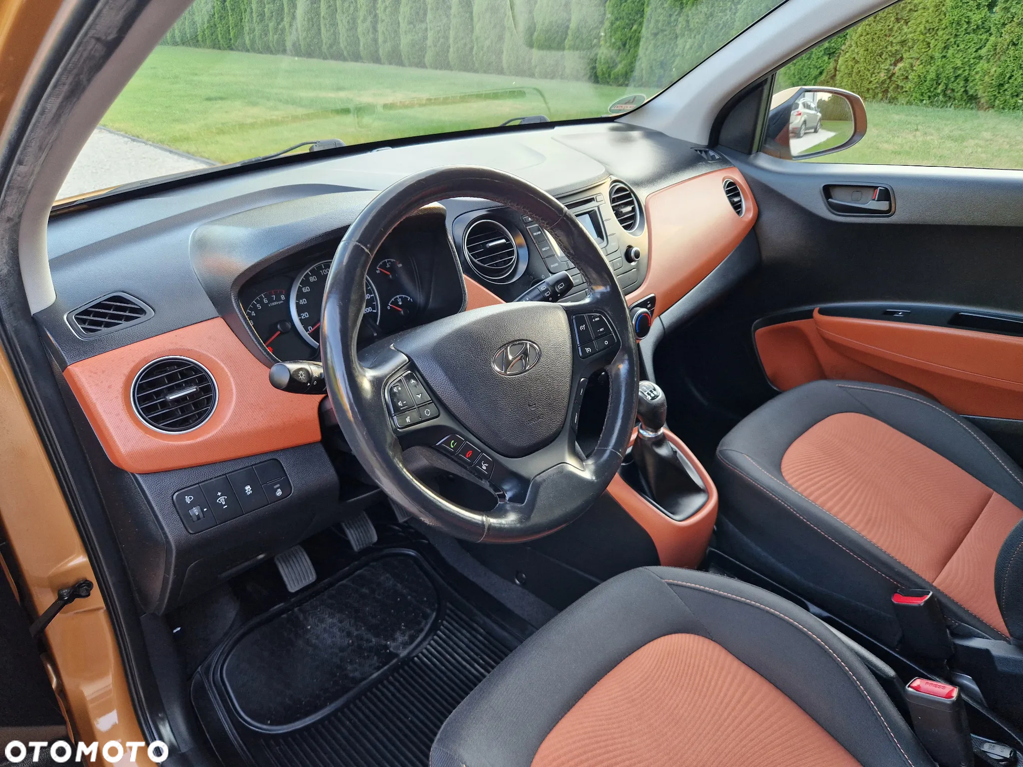 Hyundai i10 1.0 Fifa World Cup Edition - 8