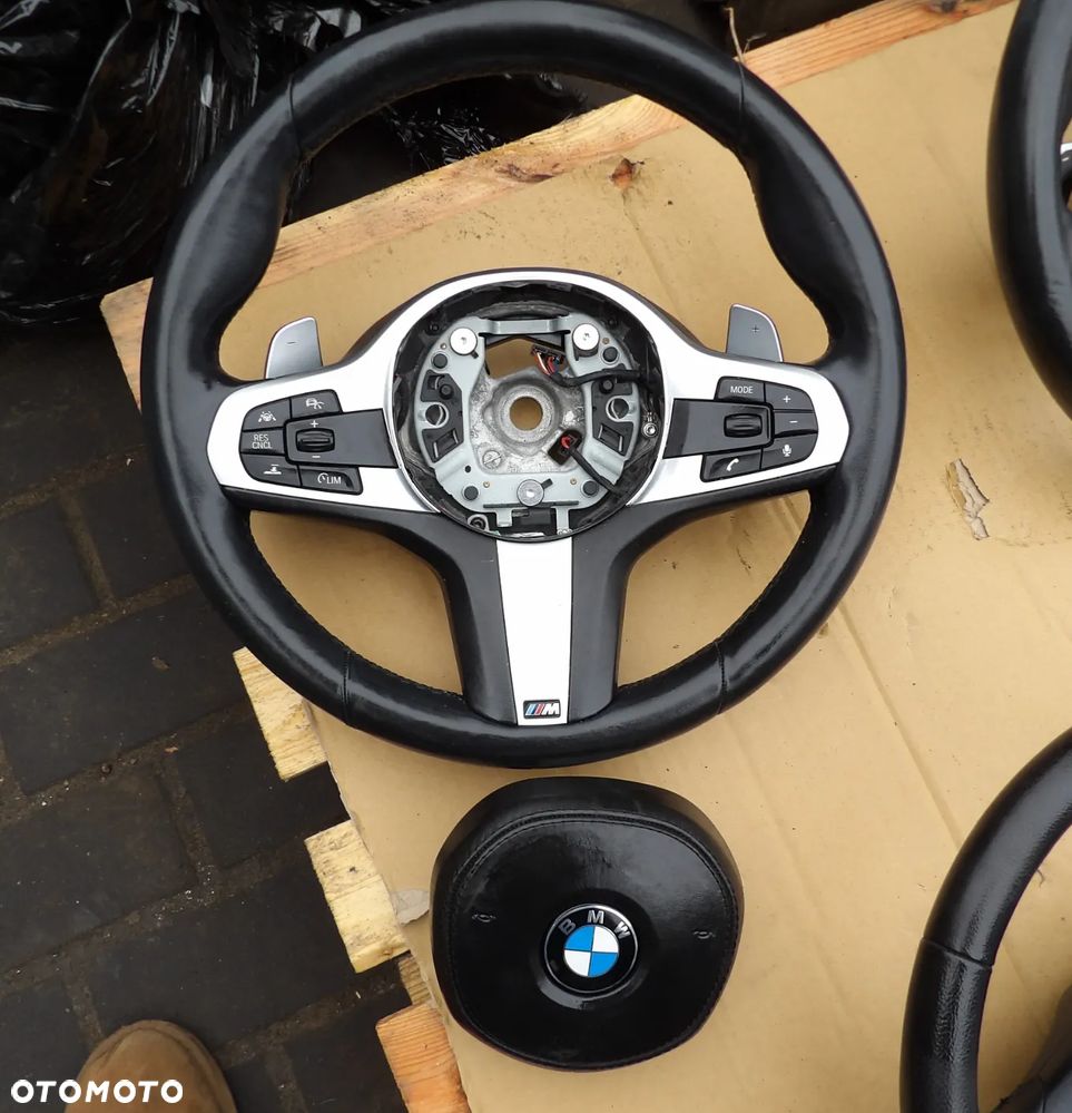 BMW - G30,G31,G32,G11 - M PAKIET - KIEROWNICA MULTIFUNKCYJNA - PODUSZKA AIRBAG - 8071899 - 1