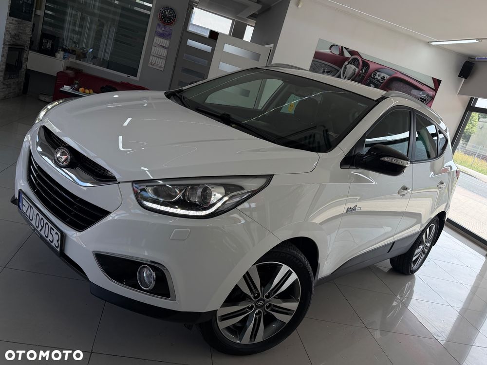 Hyundai ix35 1.7 CRDi 2WD blue Finale Gold - 32