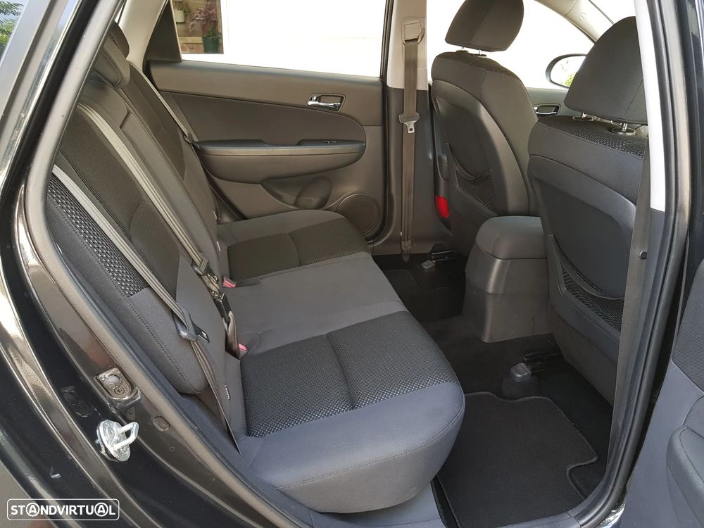 Hyundai i30 CW 1.4 CVVT Blue Comfort - 31
