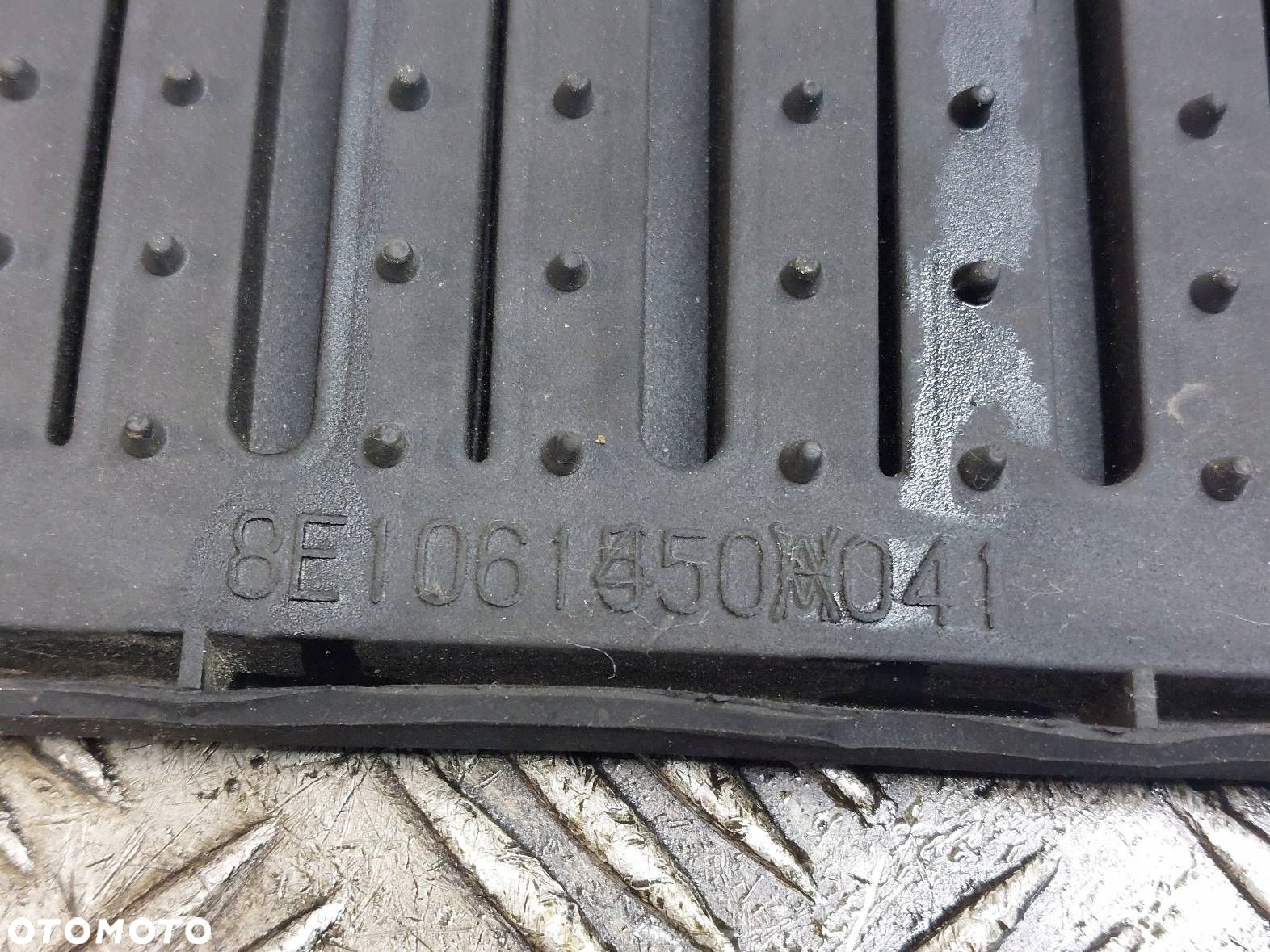DYWANIK DYWANIKI WYCIERACZKI KOMPLET AUDI A4 B7 KOMBI 8E1061450 - 10