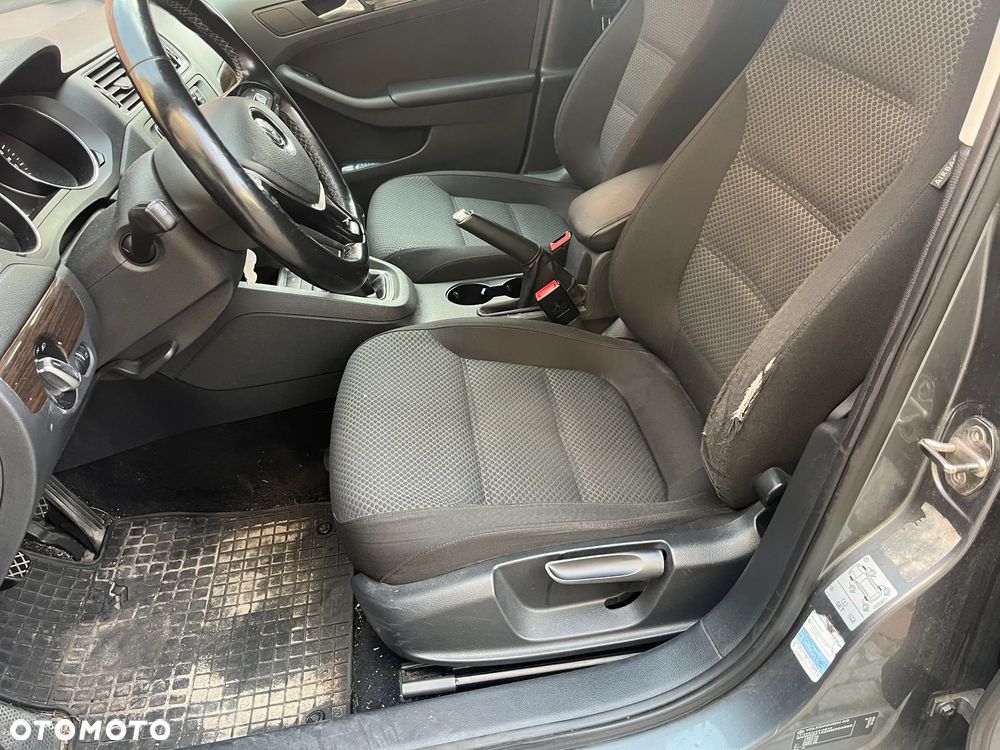 Volkswagen Jetta - 5