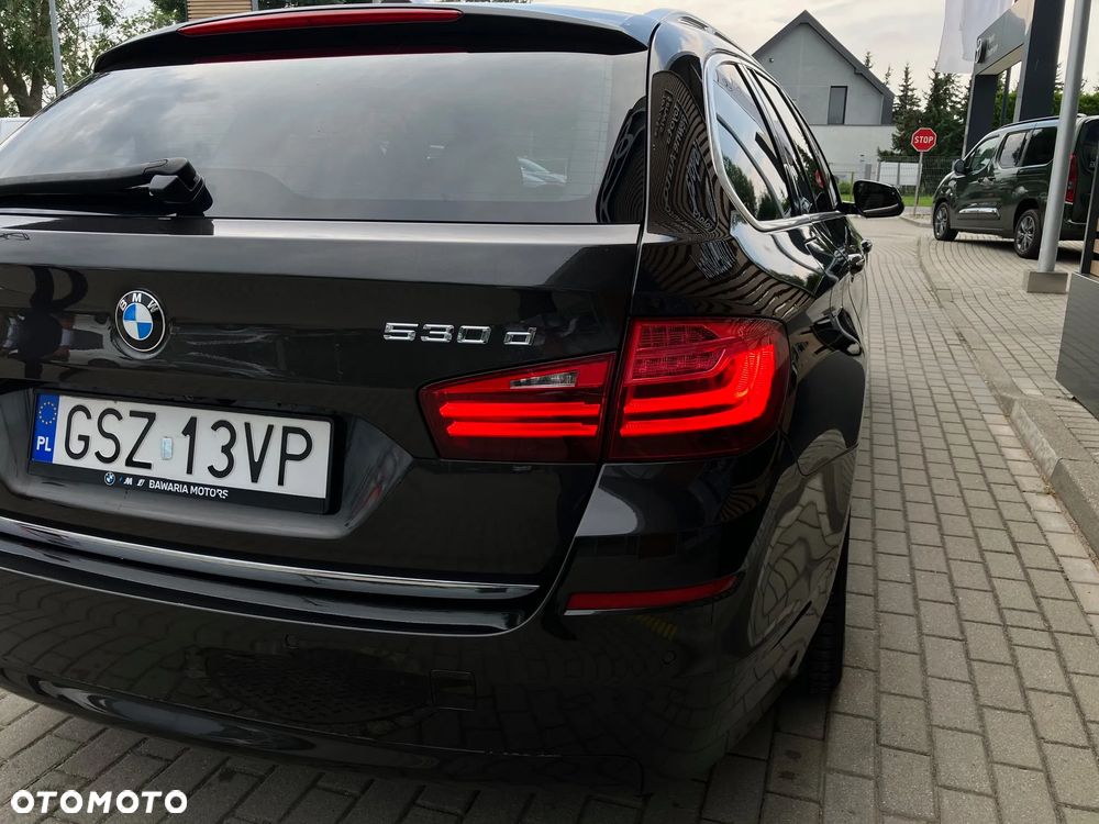 BMW Seria 5 530d xDrive Luxury Line - 9